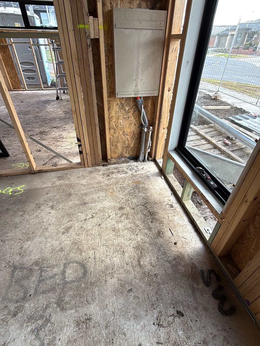 Top or bottom plate cut through in a load bearing or bracing wall, where it must stay continuous, Wollert