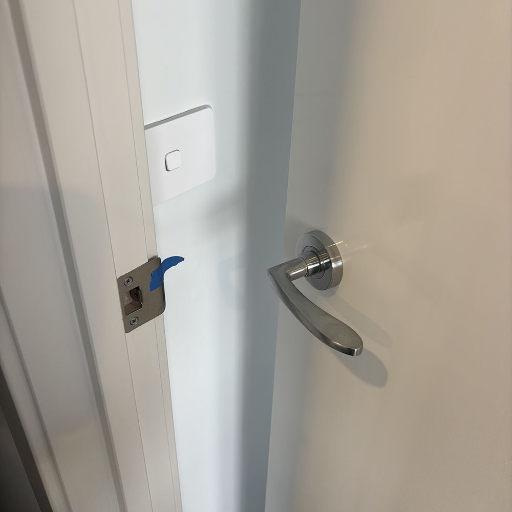 Doors binding as they open and close, Wollert